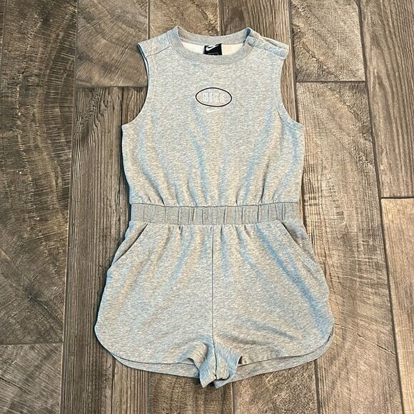 Nike  grey romper - Picture 3 of 3